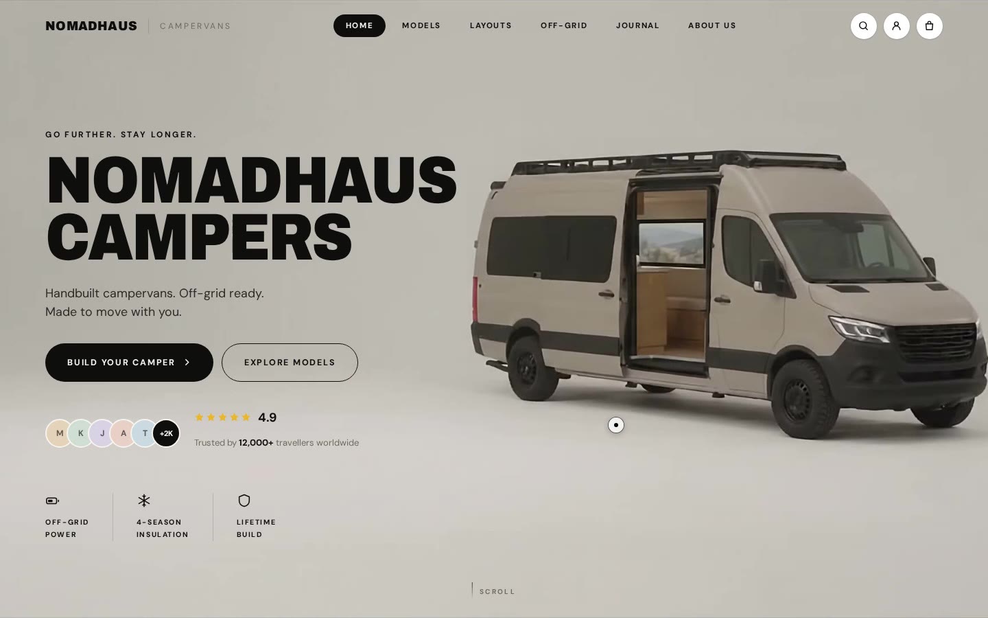 Auto w studiu na pierwszym ekranie